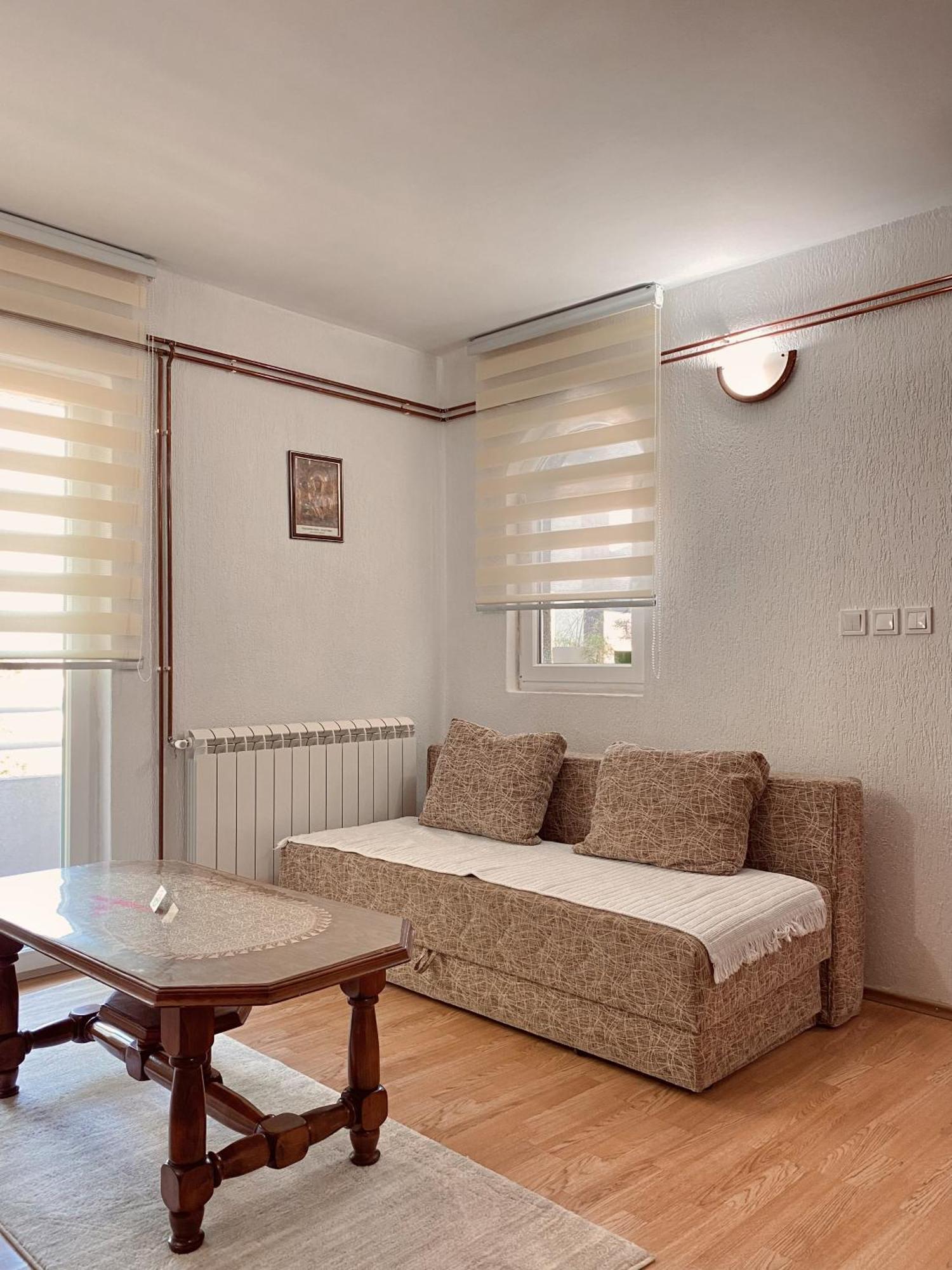 Apartman Konatar 采蒂涅 外观 照片